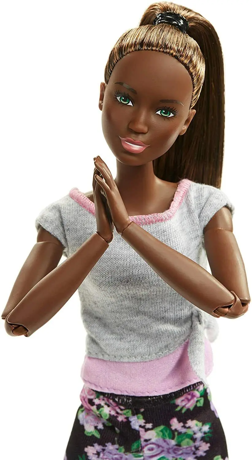 barbie yoga negra - Cómo se llama el amigo negro de Barbie