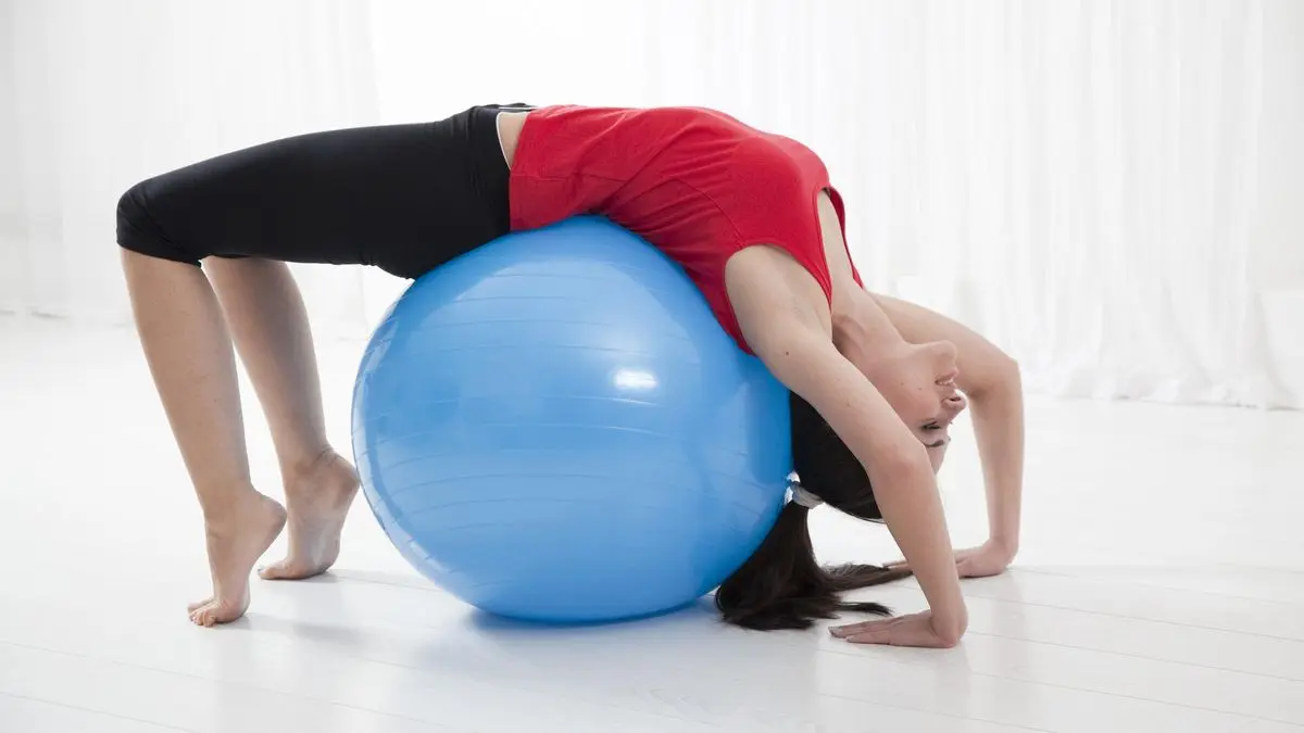 yoga con pelota grande - Cómo se llama la pelota grande