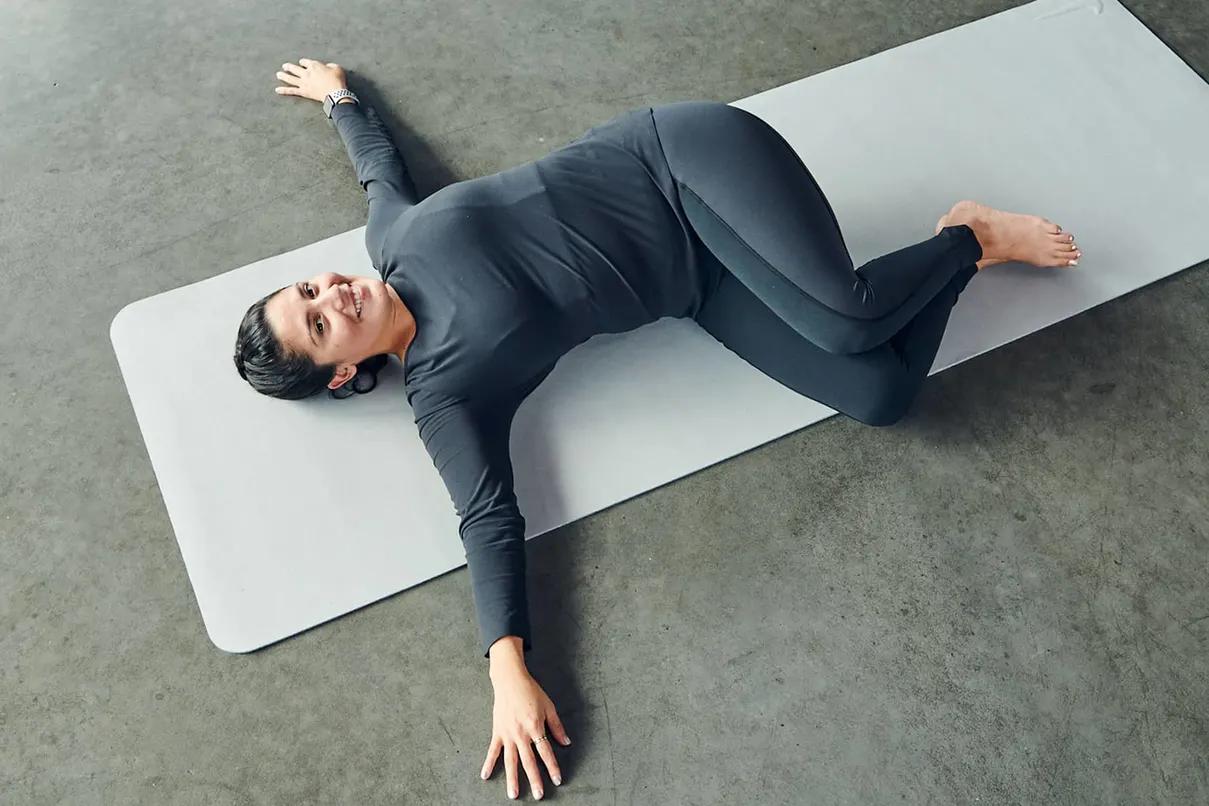 posiciones yoga relajacion - Cuál es la mejor posicion para relajarse