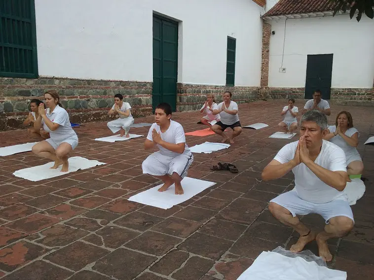 yoga fraternidad universal - Cuáles son los valores de la fraternidad