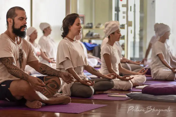yoga kundalini clases - Cuánto cuesta una clase de Kundalini Yoga