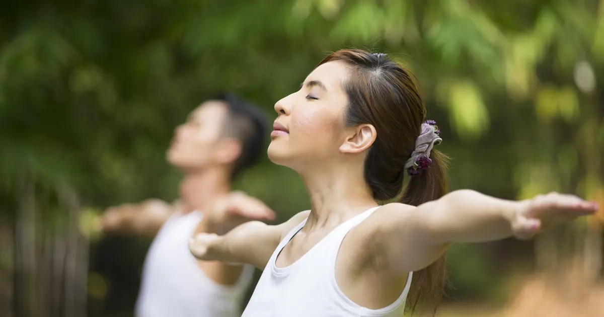 yoga para enfermedades respiratorias - El yoga mejora la función pulmonar