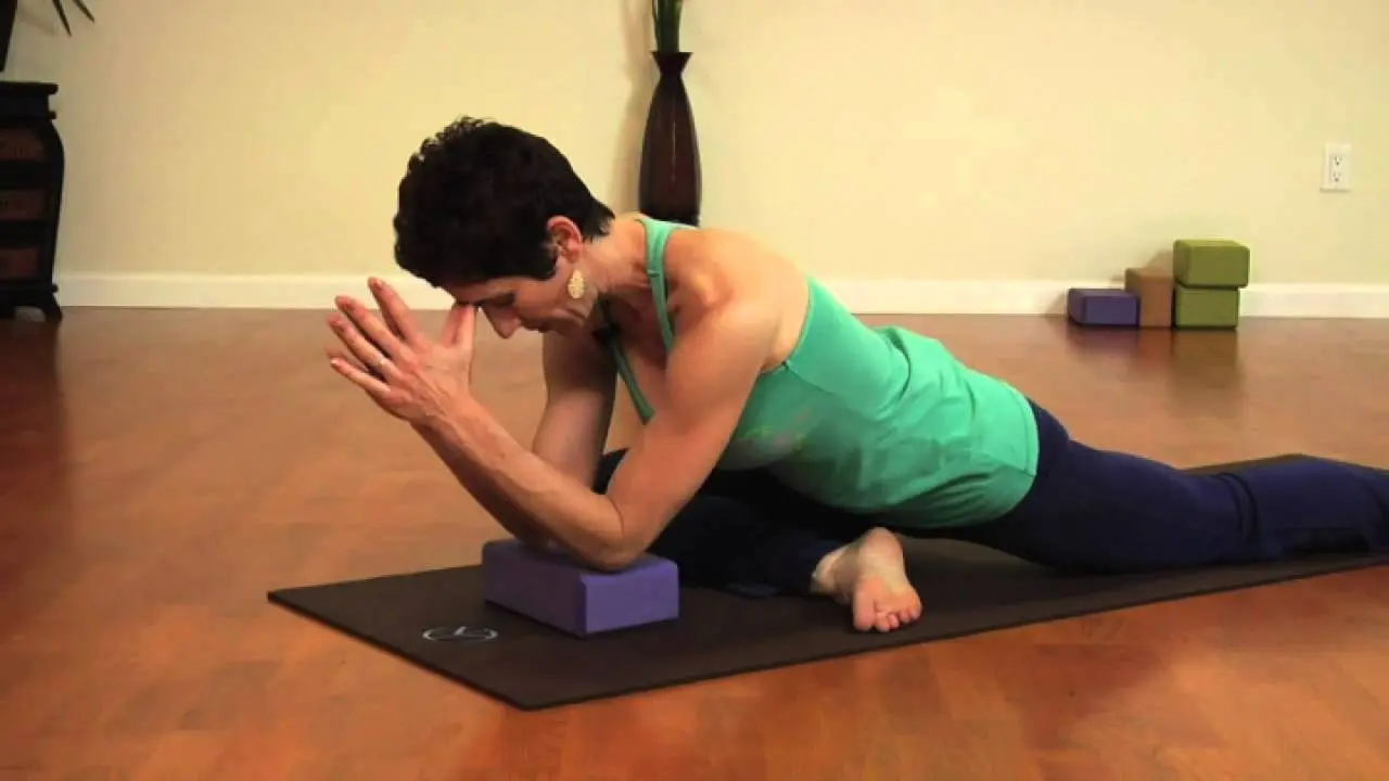 yoga for hip alignment - How do you know if your hips are misaligned