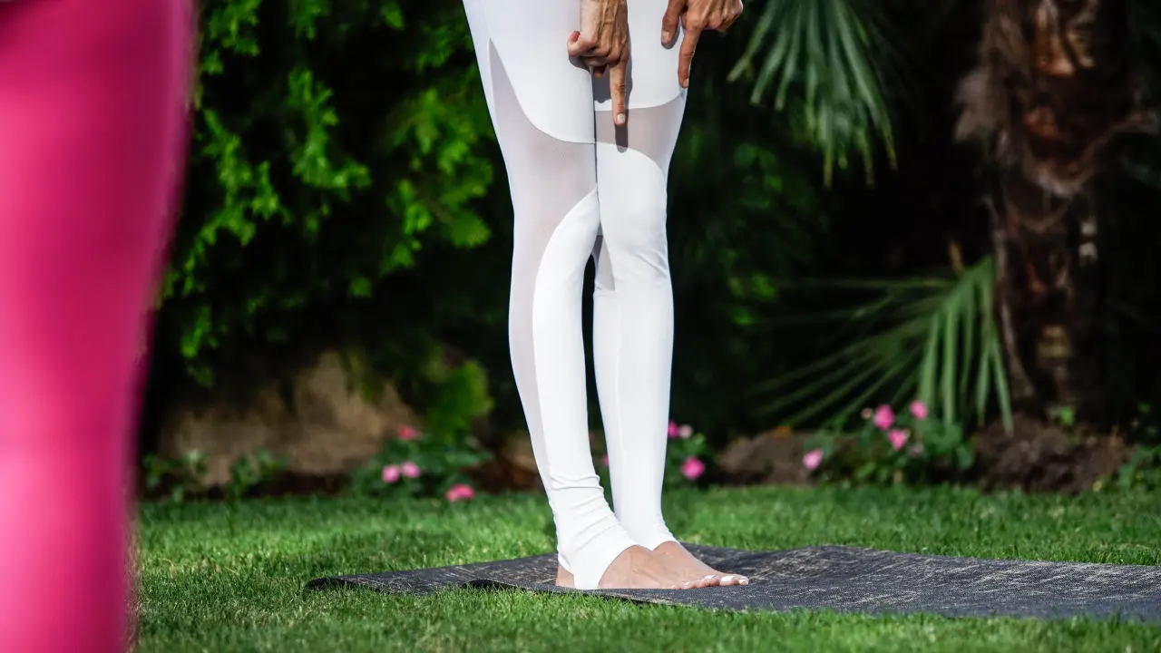 yoga descalzo - Qué beneficios tiene ir descalzo