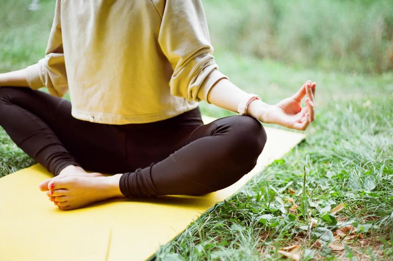 yoga mudra - Qué significa unir el dedo pulgar y el anular