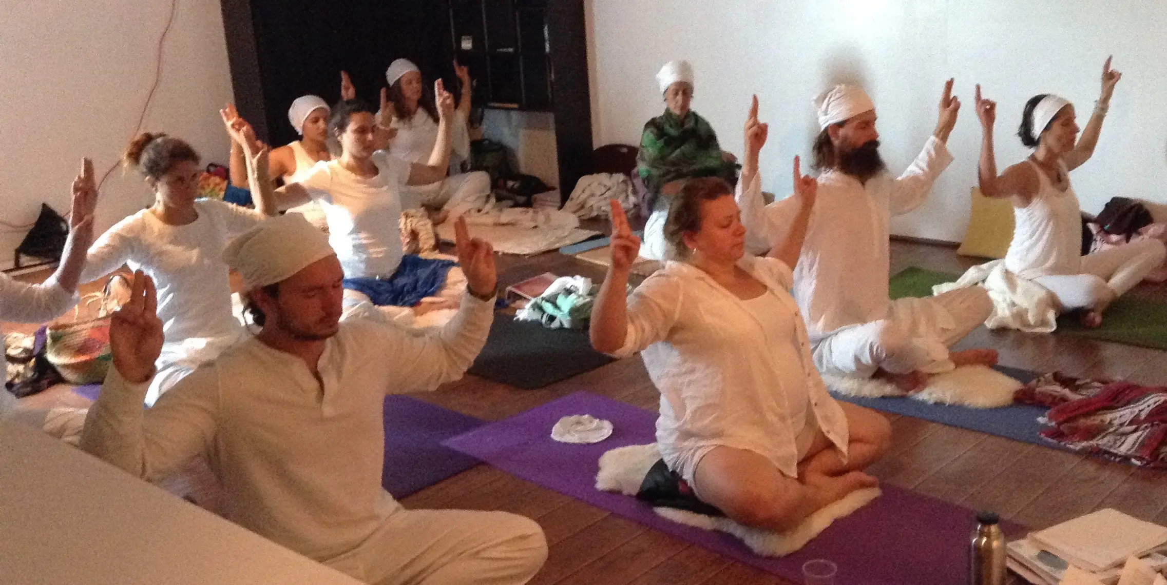 why do kundalini yoga wear white - What is the color of the Kundalini