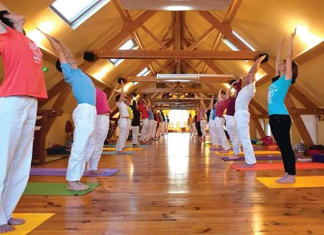 sivananda yoga vedanta centre london - Who founded the International Sivananda Yoga Vedanta Centers